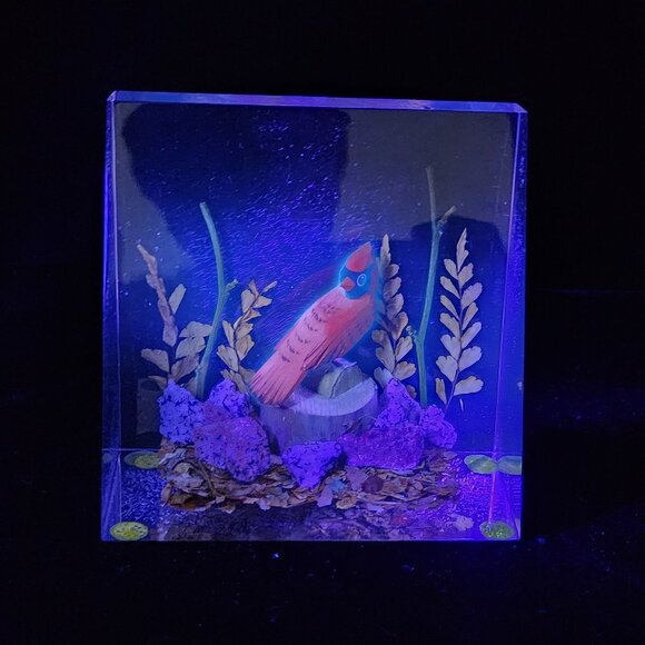 Handcrafted Cardinal Bird Acrylic Paperweight Bookend Natural Accents & UV Glow - Picture 11 of 11